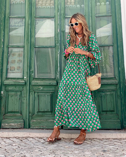 Bella sommerkjole med blomsterprint – Luftig, let & farverig